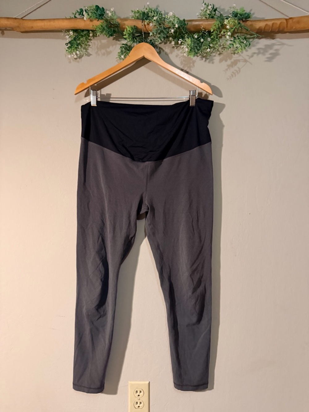 Gray Maternity Leggings - XL